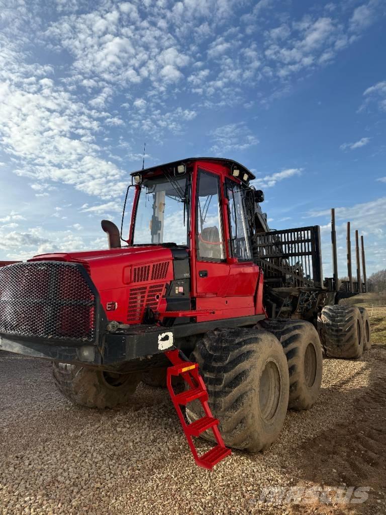 Komatsu 865 フォワーダー