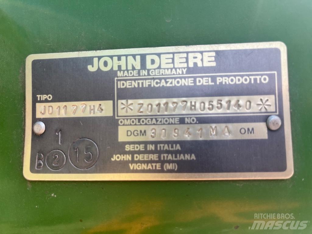 John Deere 1177 コンバイン