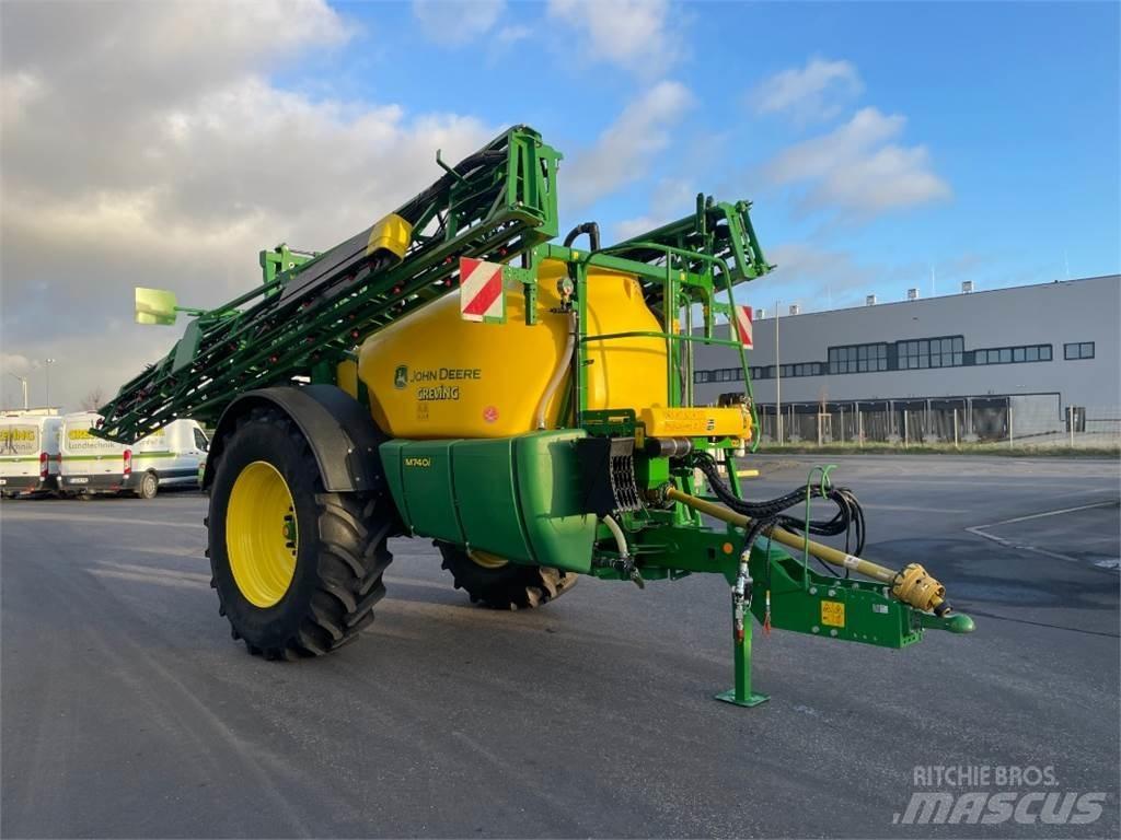 John Deere M740i 牽引型スプレイヤー