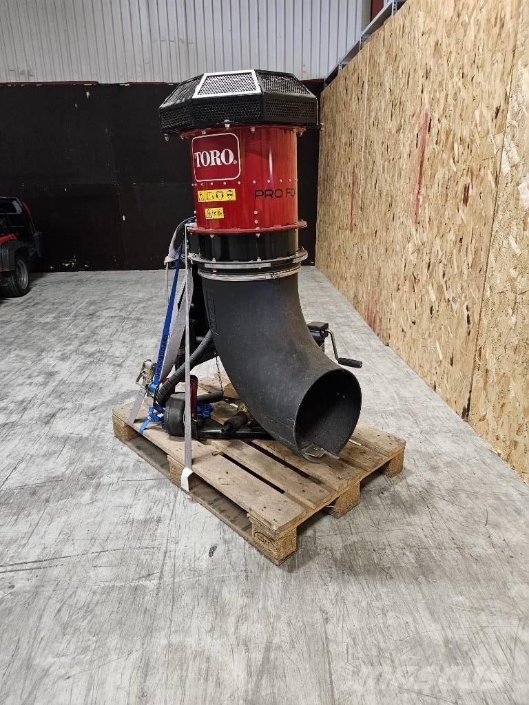 Toro ProForce 瓦礫除去機