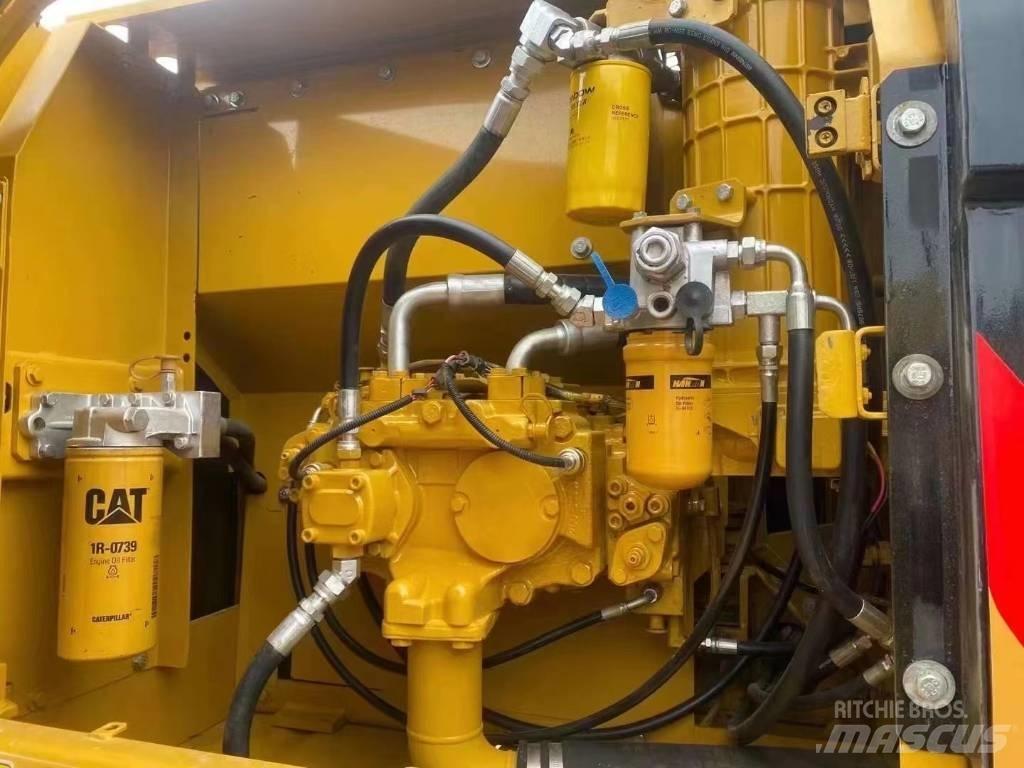 CAT 320 D 大型油圧ショベル12t以上（パワーショベル・ユンボ）