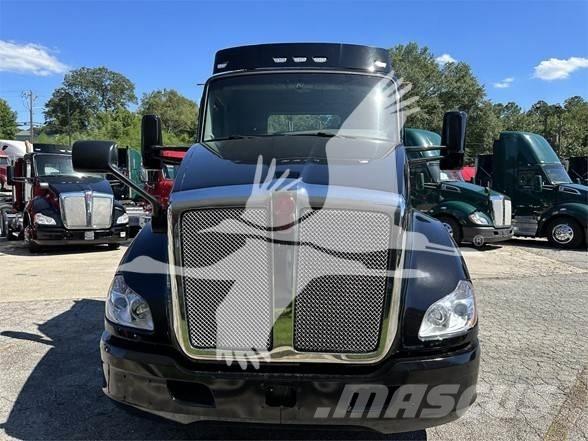 Kenworth T680 中古トラクターヘッド | トレーラーヘッド