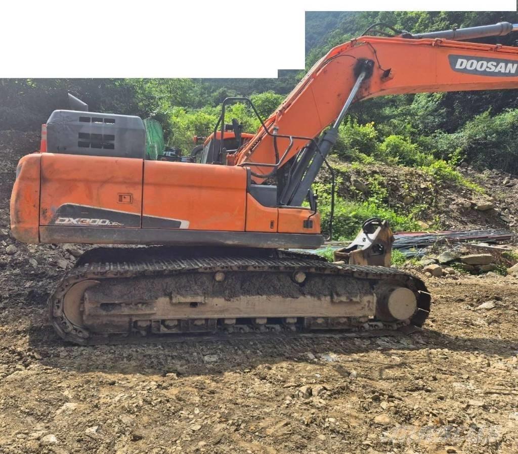 Doosan DX 300 LC-5 大型油圧ショベル12t以上（パワーショベル・ユンボ）