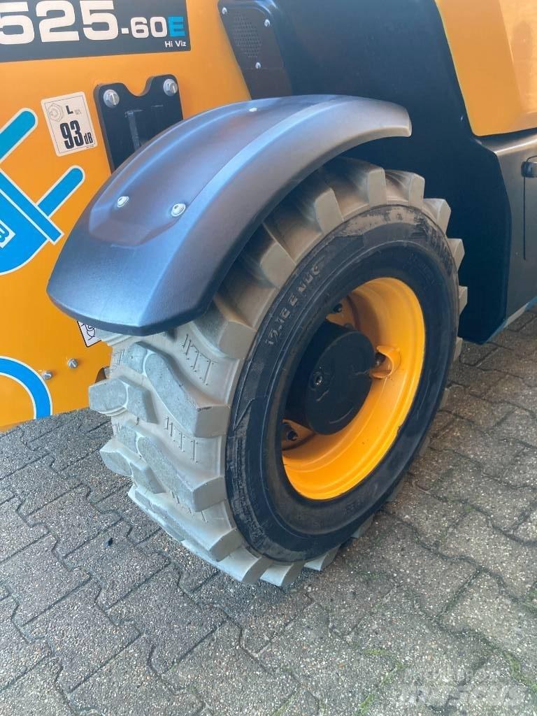 JCB 525-60 E テレスコーピックハンドラー