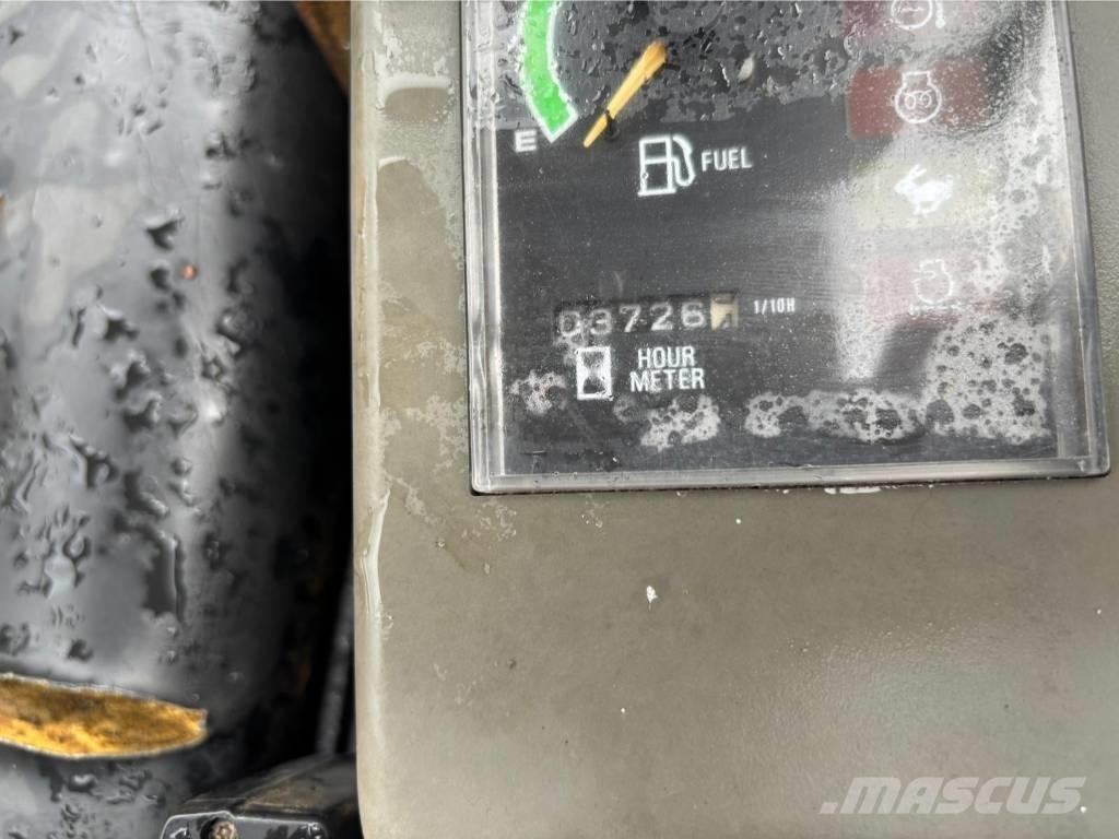 Takeuchi TB 23 R ミニ油圧ショベル 7t以下（ミニユンボ・ミニディガー）