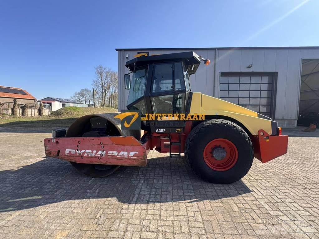 Dynapac CA 302 D 振動ローラ