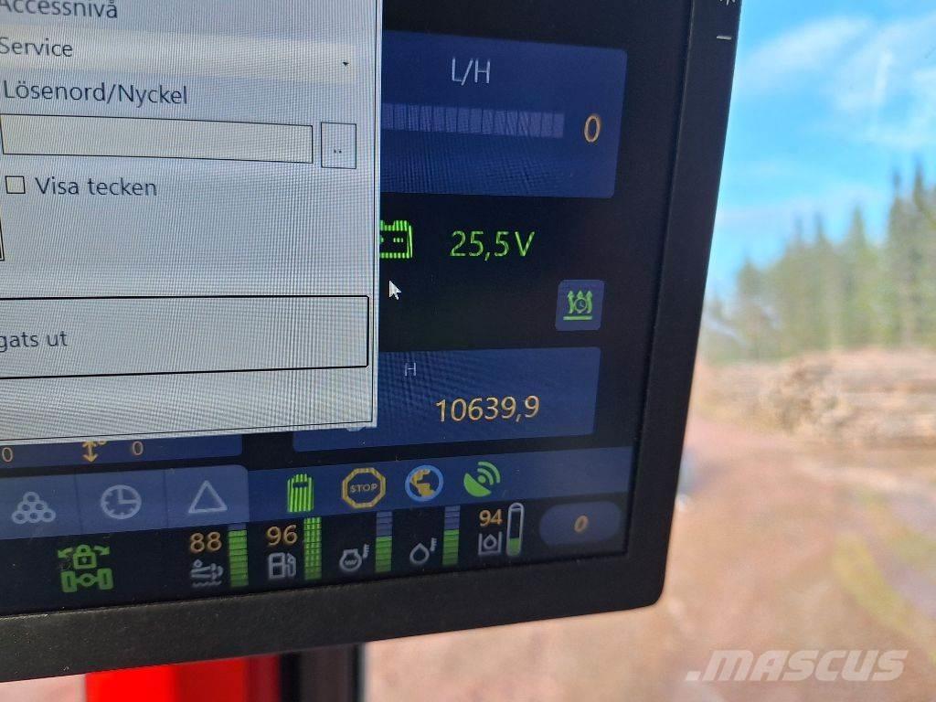 Komatsu 895 フォワーダー