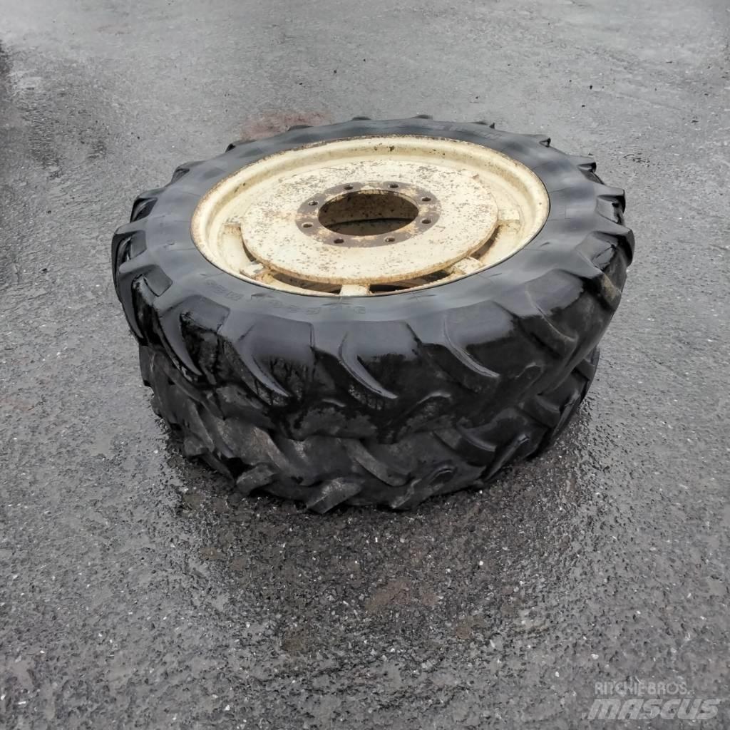 Michelin 9.5R28 タイヤ、ホイル、リム