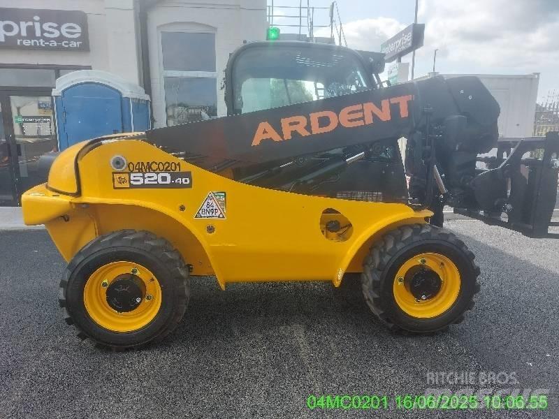 JCB 520-40 テレスコーピックハンドラー
