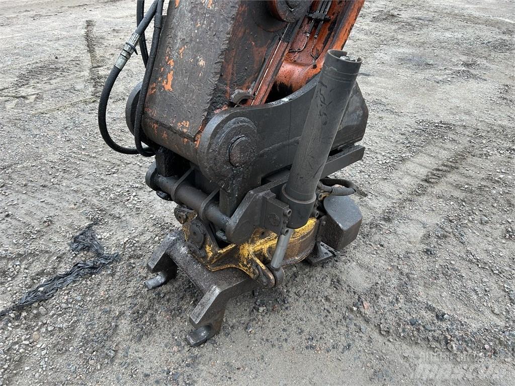 Hitachi ZX210LC-3 大型油圧ショベル12t以上（パワーショベル・ユンボ）