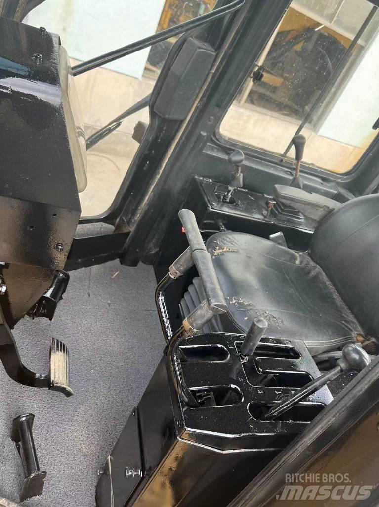 CAT D8 モーターグレーダー