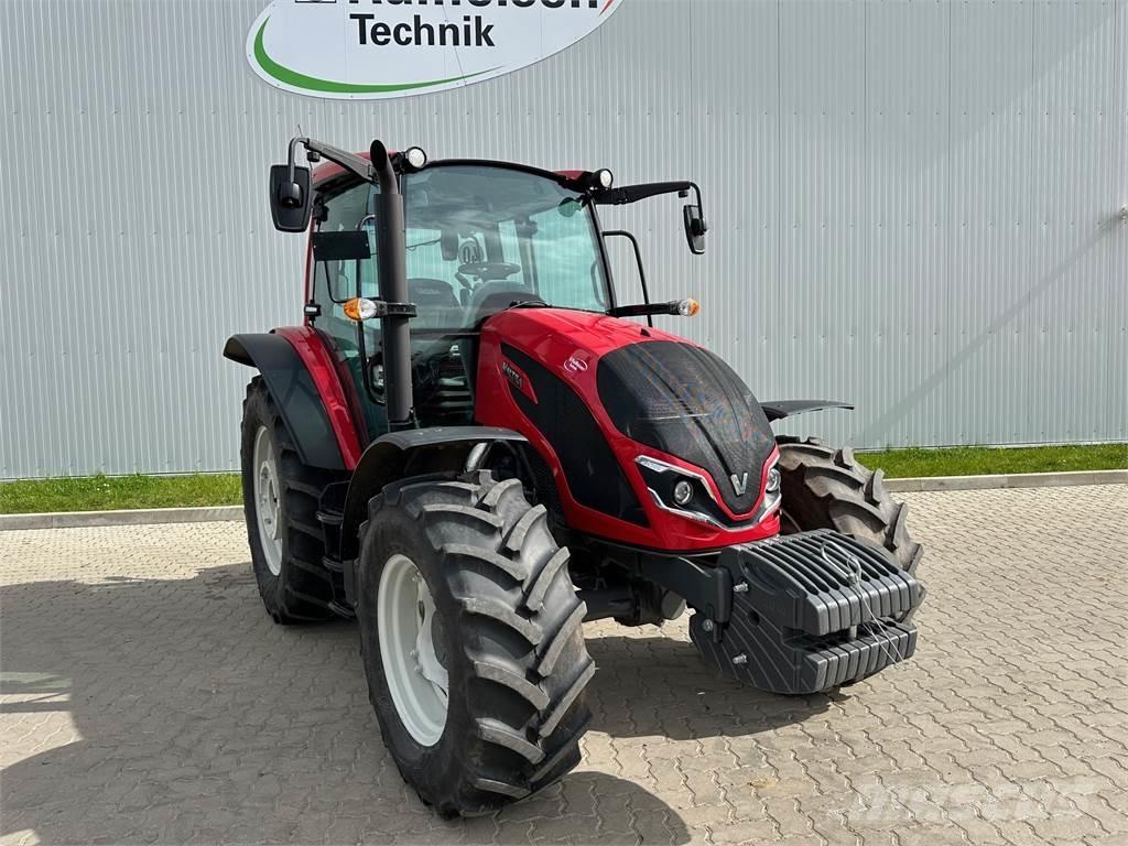 Valtra A105 MH トラクター