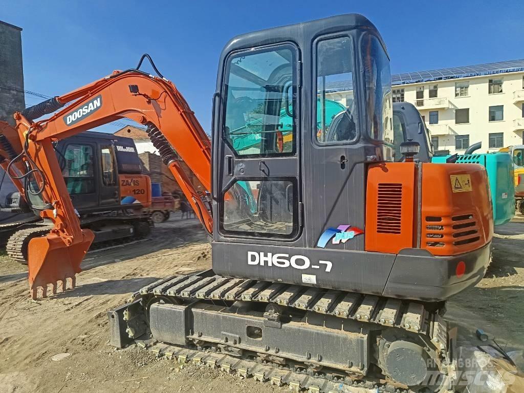 Doosan DH 60-7 ミニ油圧ショベル 7t以下（ミニユンボ・ミニディガー）