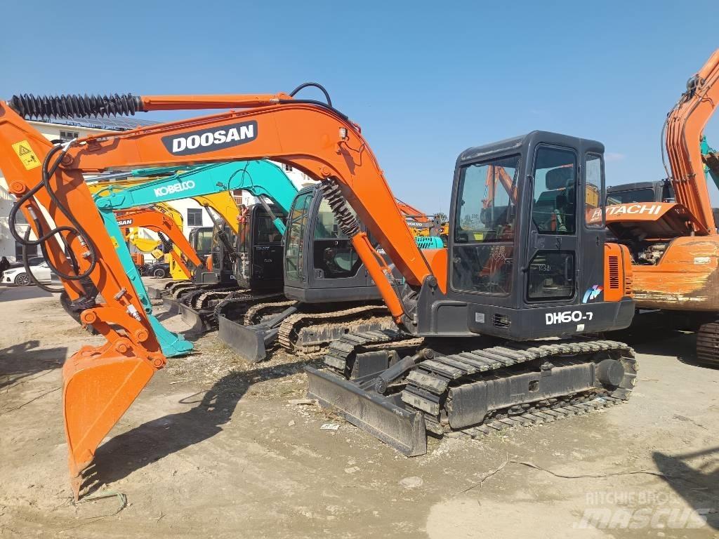 Doosan DH 60-7 ミニ油圧ショベル 7t以下（ミニユンボ・ミニディガー）