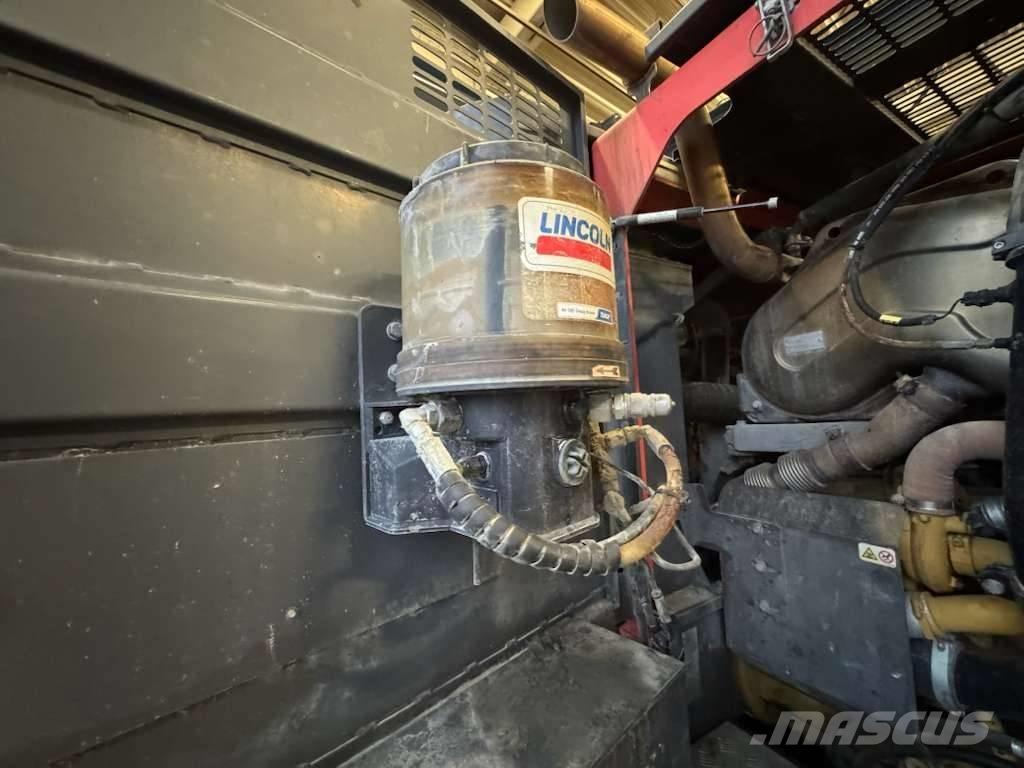 Sandvik DX800 サーフェイスドリルリグ