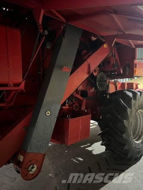 Massey Ferguson 30 コンバイン