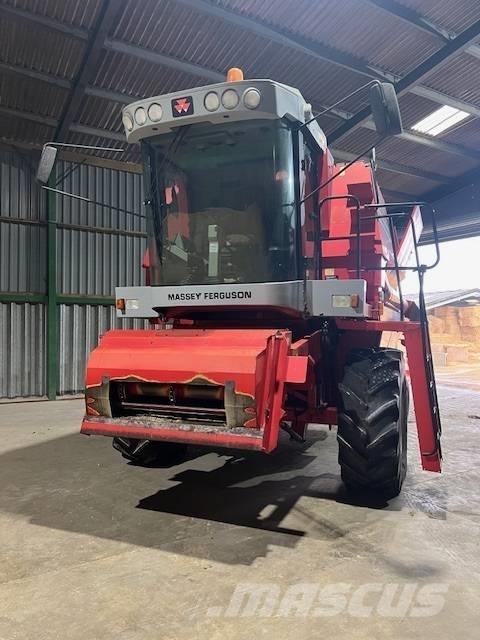 Massey Ferguson 30 コンバイン
