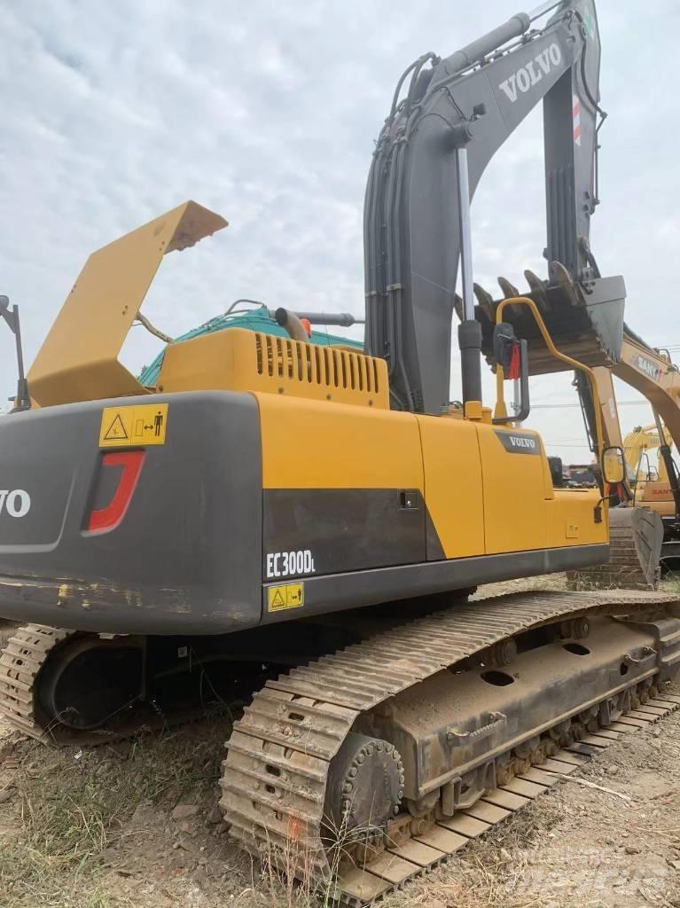 Volvo EC 300 D L 大型油圧ショベル12t以上（パワーショベル・ユンボ）