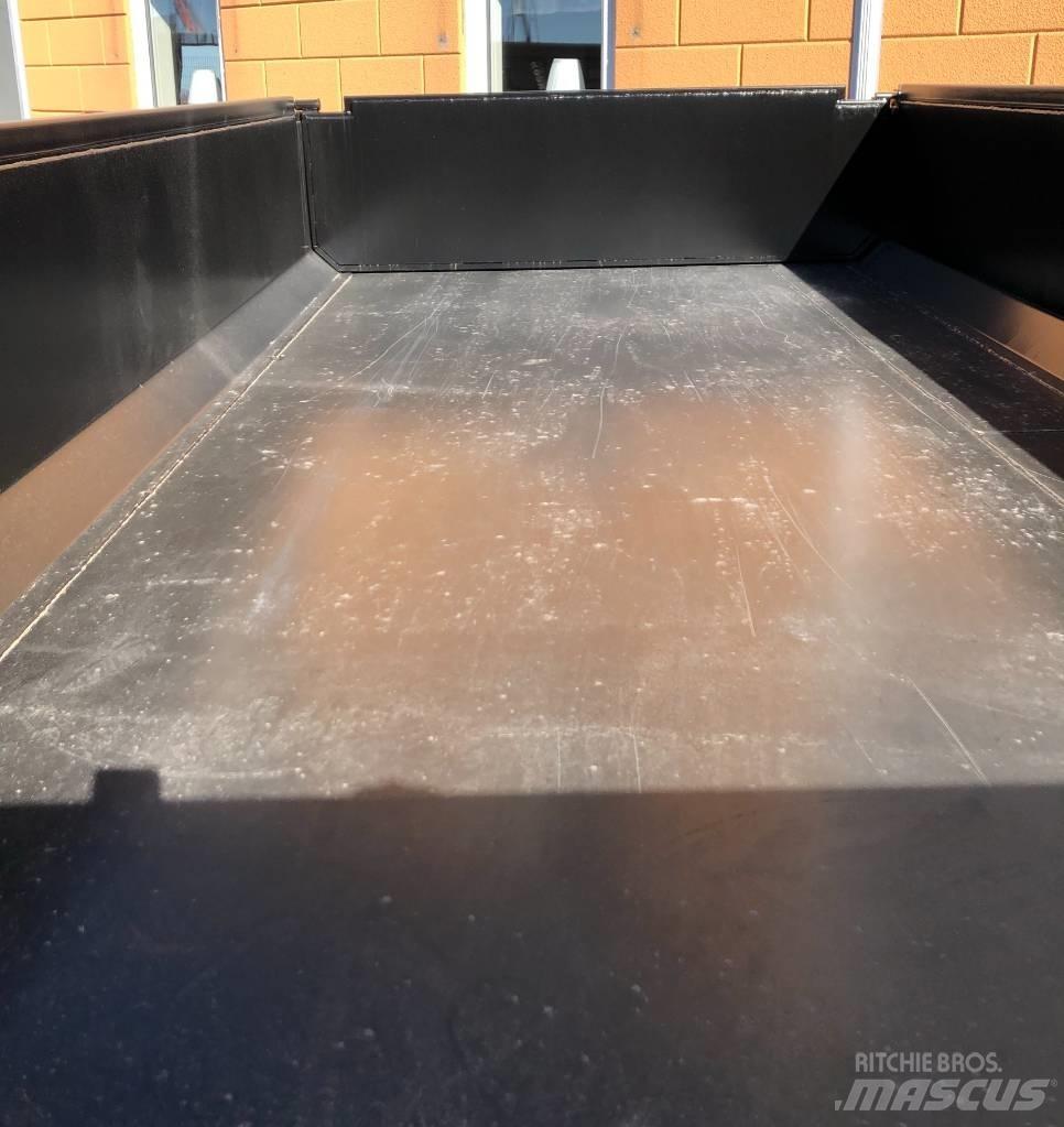 Multicargo MC9000 ダンプトレーラー