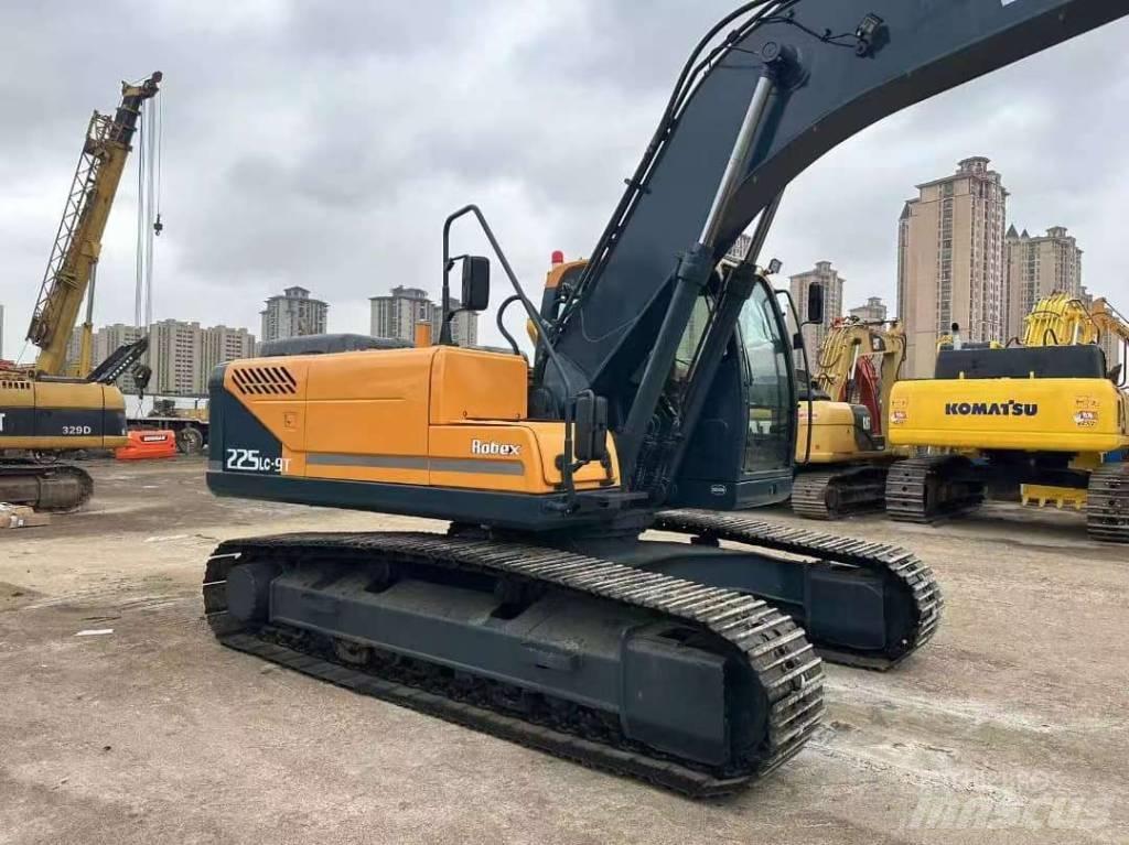 Hyundai 225LC-9T 大型油圧ショベル12t以上（パワーショベル・ユンボ）