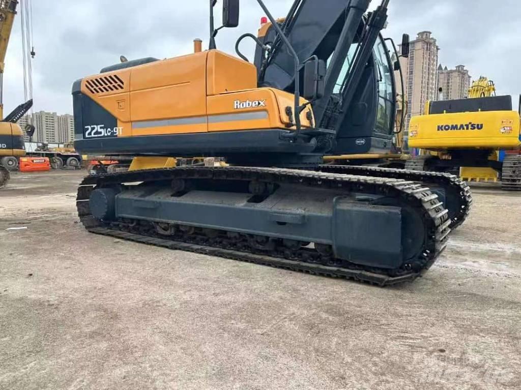 Hyundai 225LC-9T 大型油圧ショベル12t以上（パワーショベル・ユンボ）