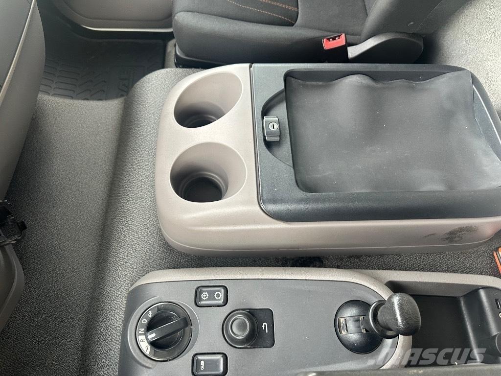 DAF LF 260 4x2 ボックスボディー、ウイング、箱車