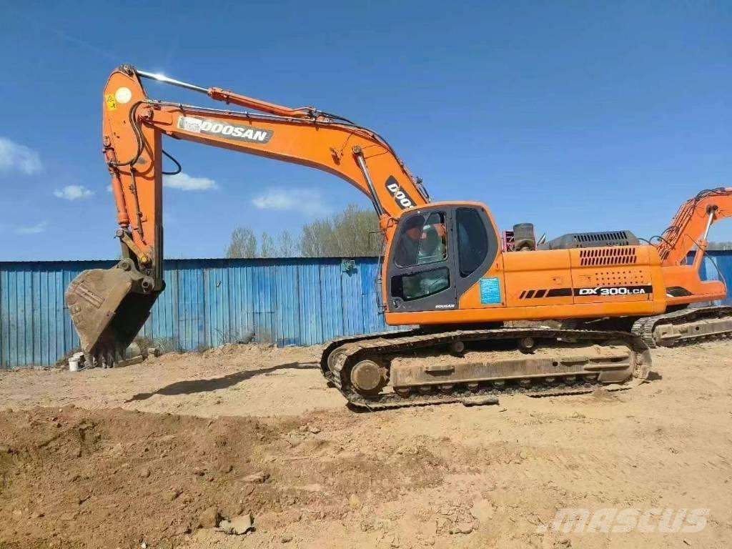 Doosan DX300LC-9 大型油圧ショベル12t以上（パワーショベル・ユンボ）