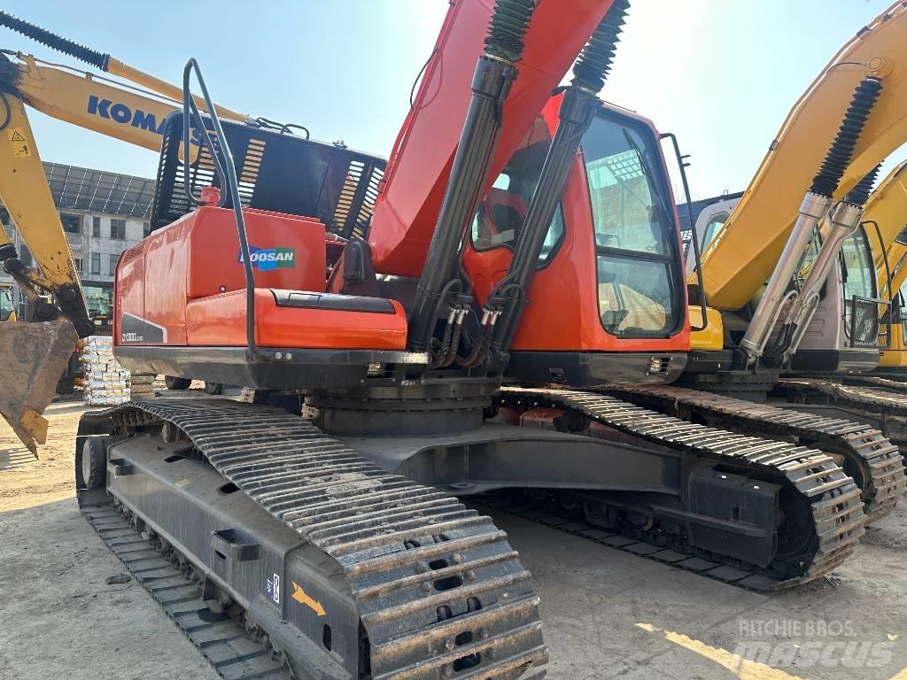 Doosan DX 300 大型油圧ショベル12t以上（パワーショベル・ユンボ）