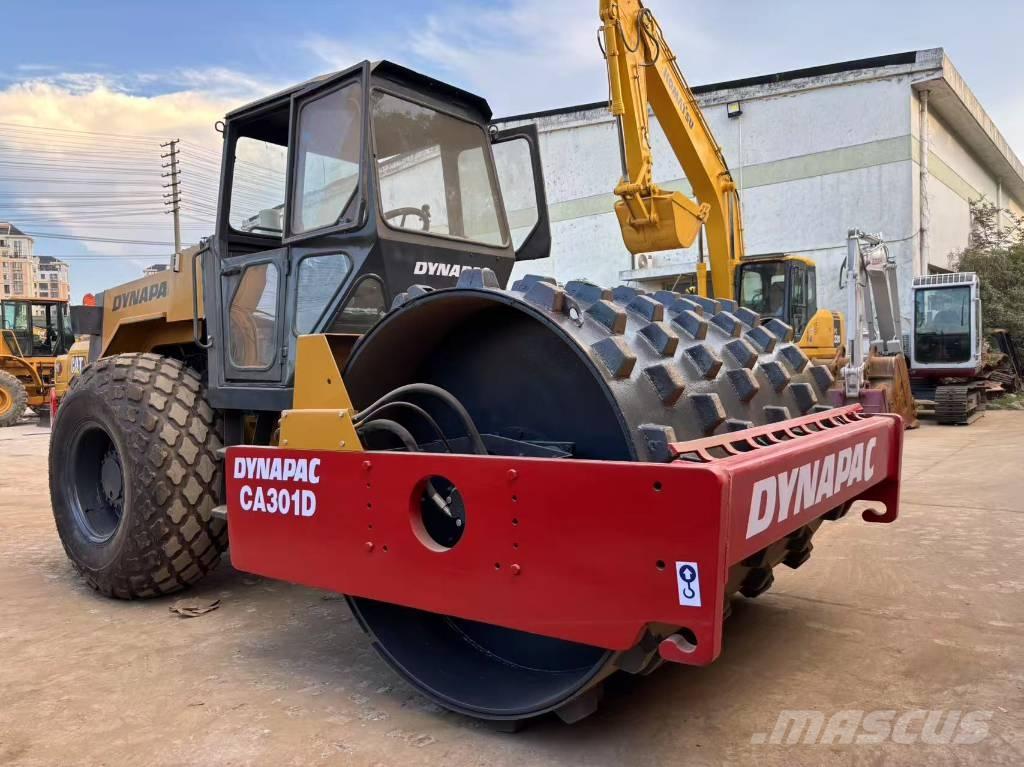 Dynapac CA 301 D 振動ローラ