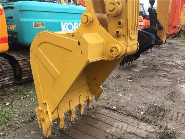 Komatsu PC 200 大型油圧ショベル12t以上（パワーショベル・ユンボ）
