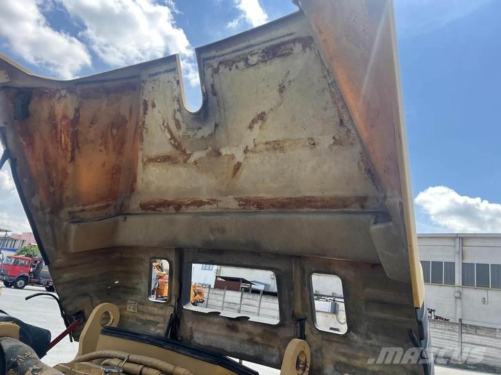 CAT PS 300B タイヤローラ