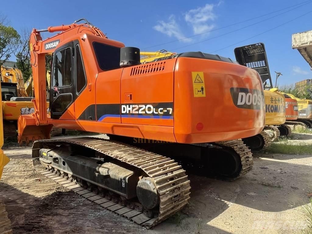 Doosan 220 LC-7 大型油圧ショベル12t以上（パワーショベル・ユンボ）