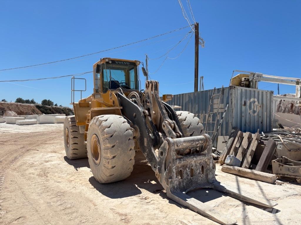 Volvo L 220 E ホイールローダー・タイヤショベル