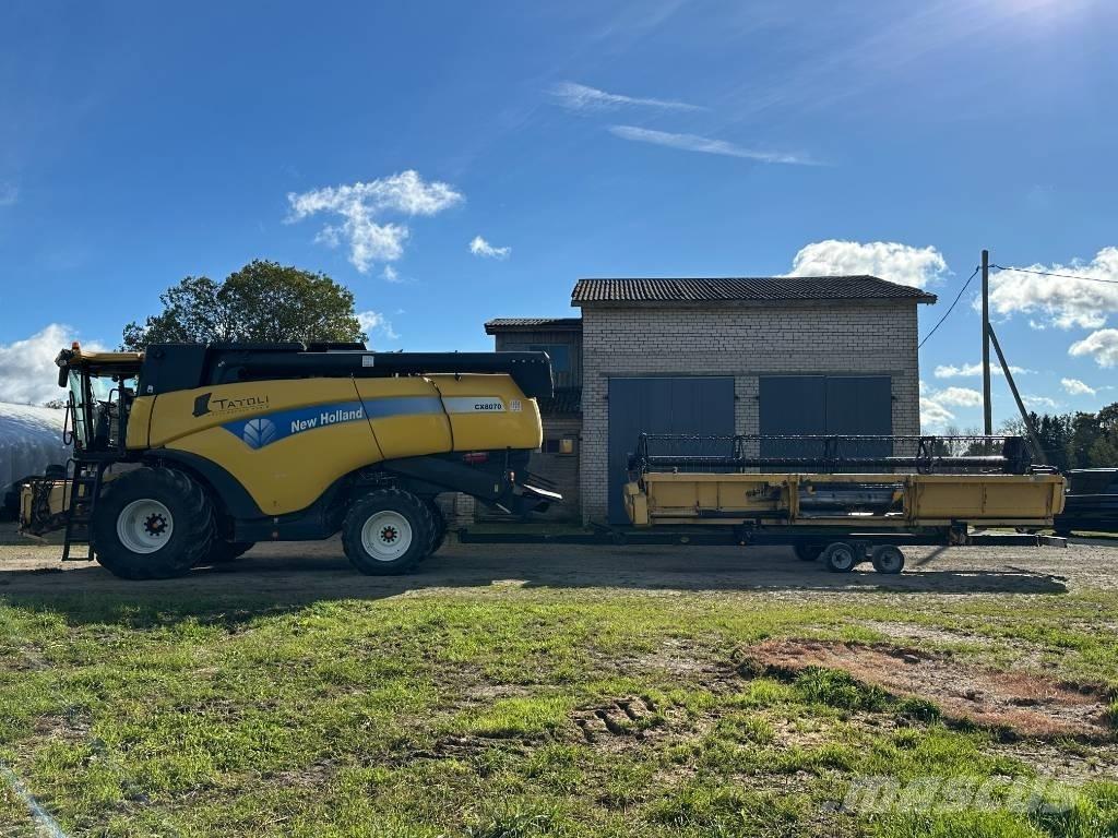 New Holland CX 8070 コンバイン