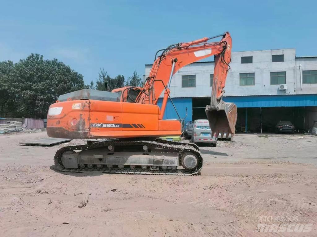 Doosan DX 260 大型油圧ショベル12t以上（パワーショベル・ユンボ）