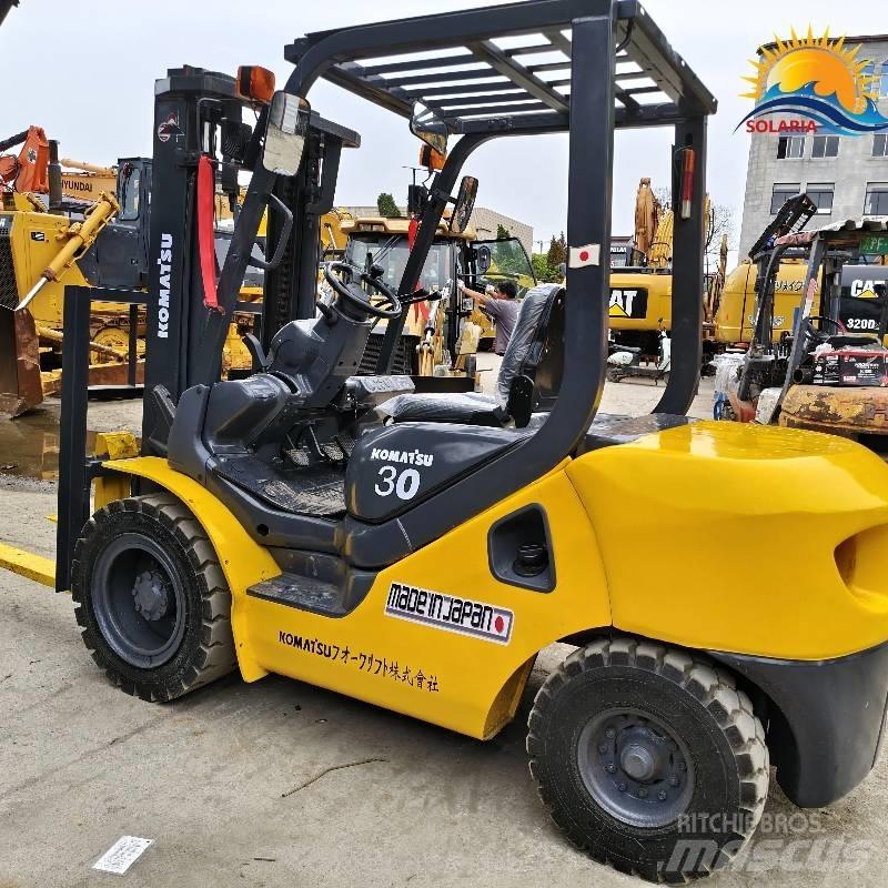 Komatsu 30 ディーゼル・軽油