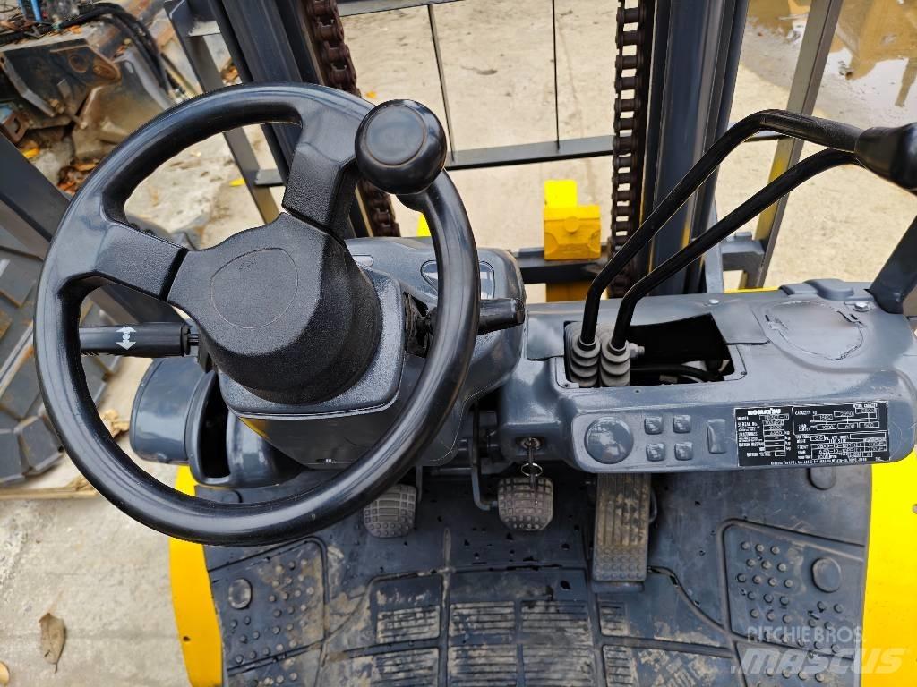 Komatsu 30 ディーゼル・軽油
