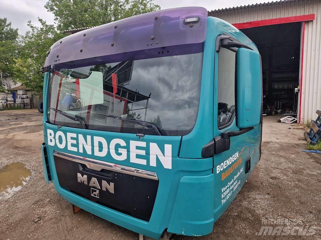 MAN TGX 26.440 キャビン及び内装