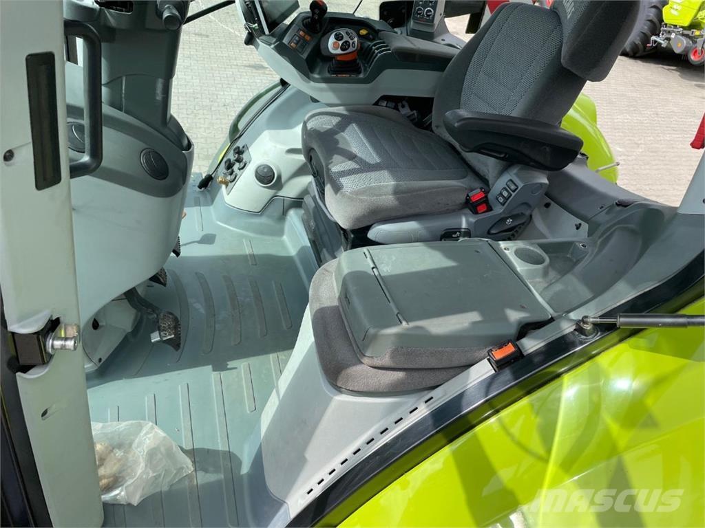 CLAAS Axion 810 CM トラクター