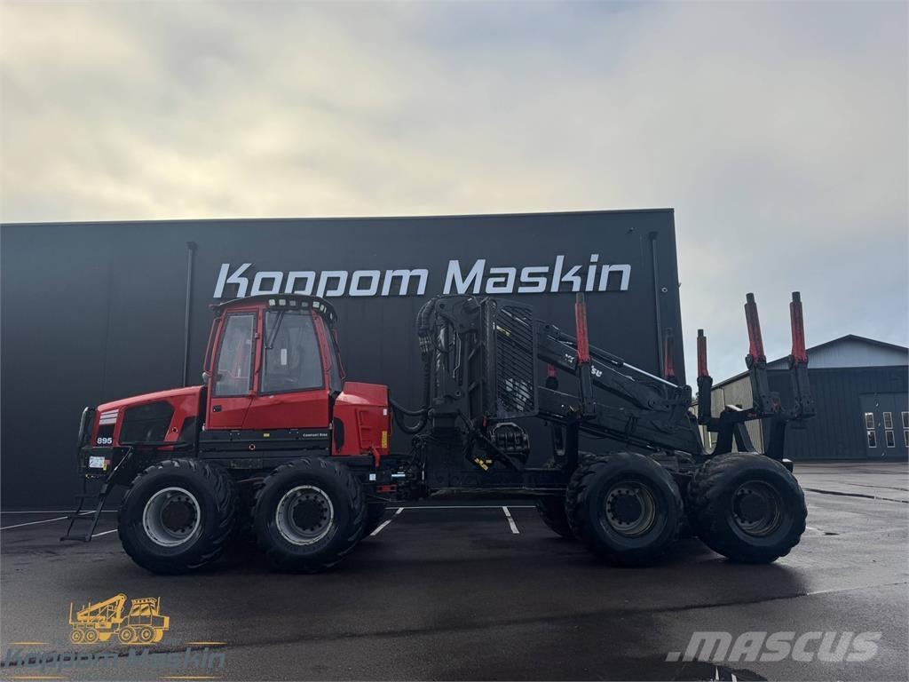 Komatsu 895 フォワーダー