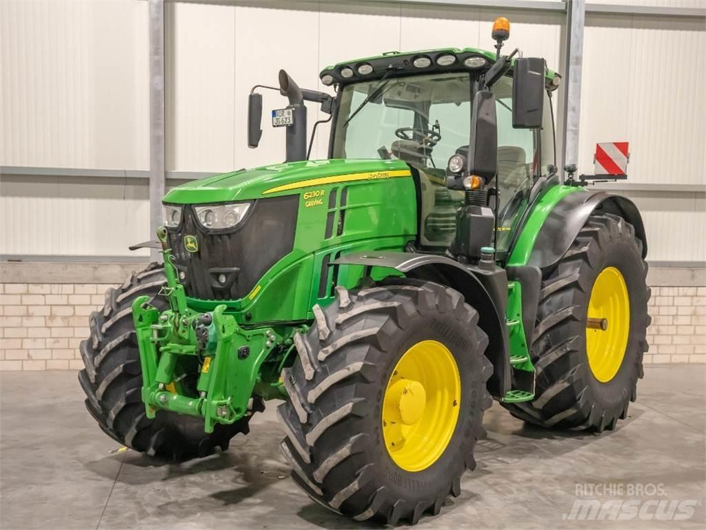 John Deere 6230R トラクター