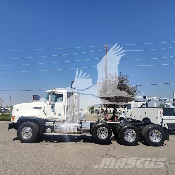 Mack CL733 中古トラクターヘッド | トレーラーヘッド