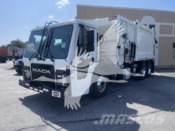 Mack LR64R 塵芥車、パッカー車