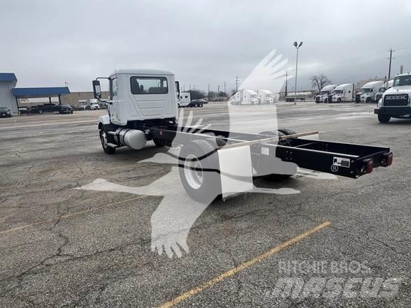 Mack MD6 キャブ付きシャーシ