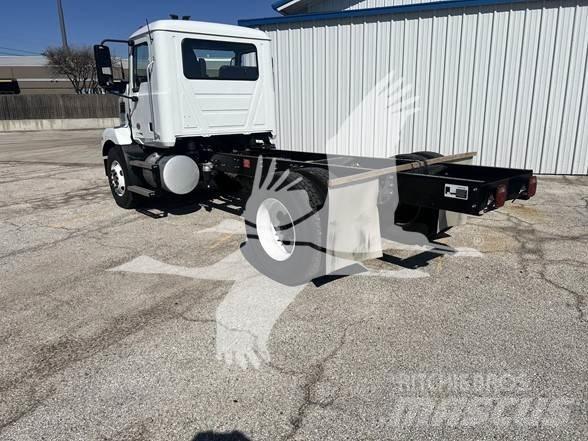 Mack MD6 キャブ付きシャーシ