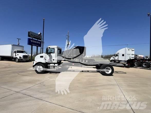 Mack MD6 キャブ付きシャーシ