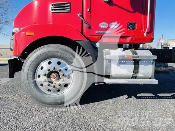 Mack MD6 キャブ付きシャーシ