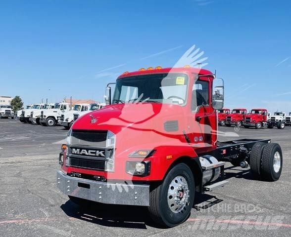 Mack MD6 キャブ付きシャーシ