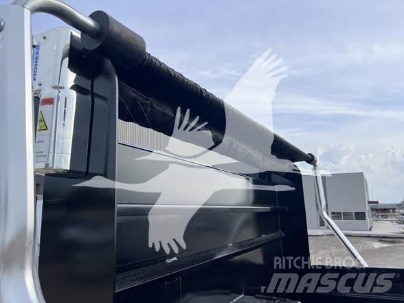 Mack MD6 ダンプ