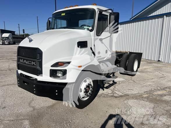 Mack MD6 キャブ付きシャーシ